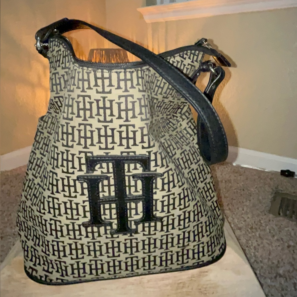 Tommy Hilfiger Blue Bag with Red Label - Picture 2 of 7
